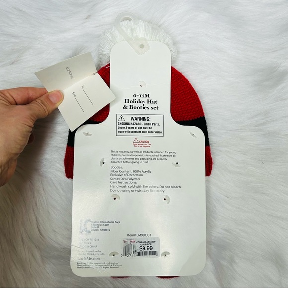 3/$12 Newborn Christmas Hat and Bootie Socks - Picture 4 of 4